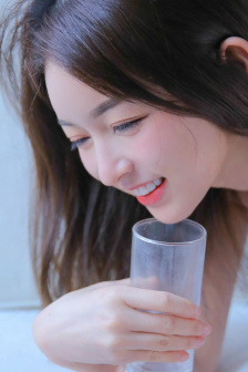 年轻的小姨子2在线观看